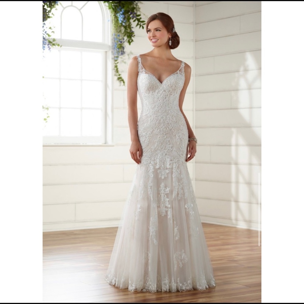 Vintage Boho Lace Wedding Gown - Picture 2 of 3